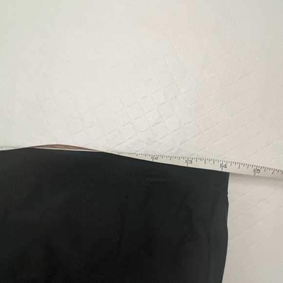 Miraclesuit Size 10 Tankini Top in Black & White. Bottoms in Size 12 solid Black - Picture 14 of 15